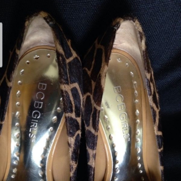 BCB GIRLS CALF HAIR PUMPS SHOES HEELS SIZE 5.5 - Picture 5 of 8